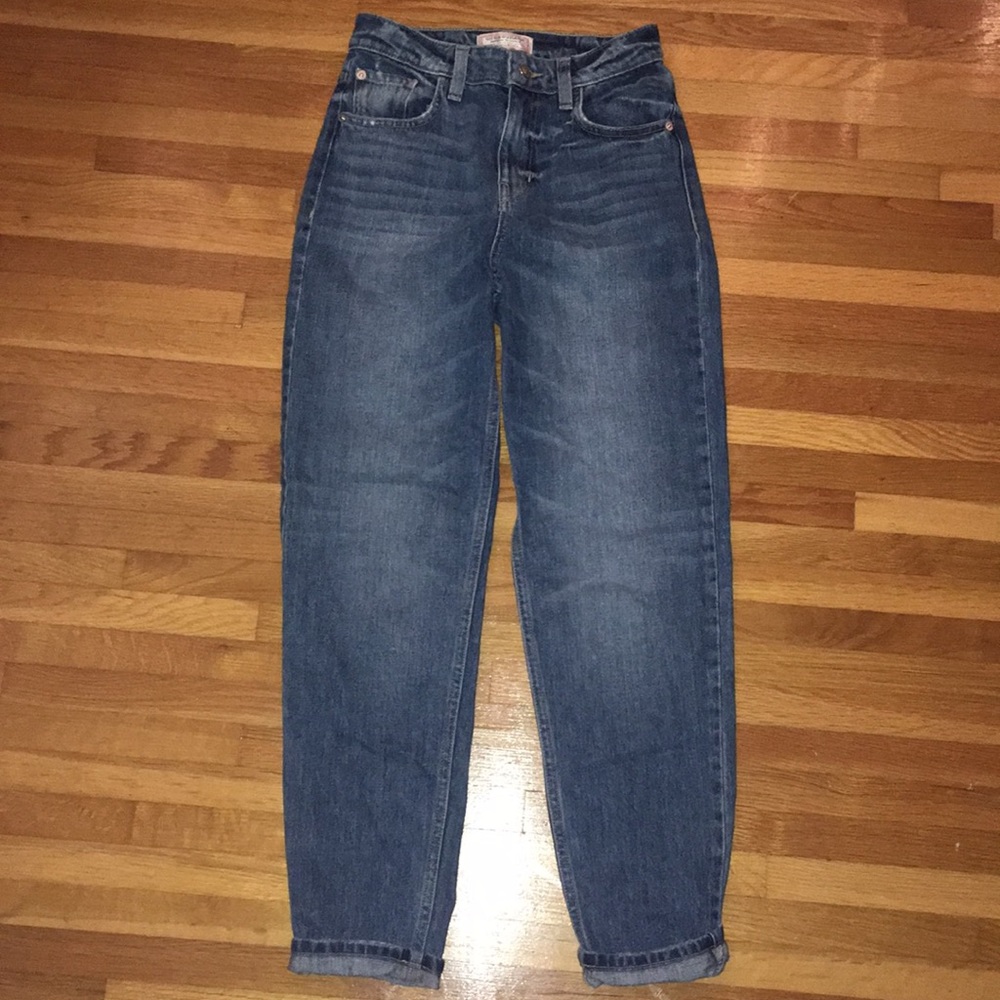 Guess NWOT High-Waisted Mom Jeans Size 25